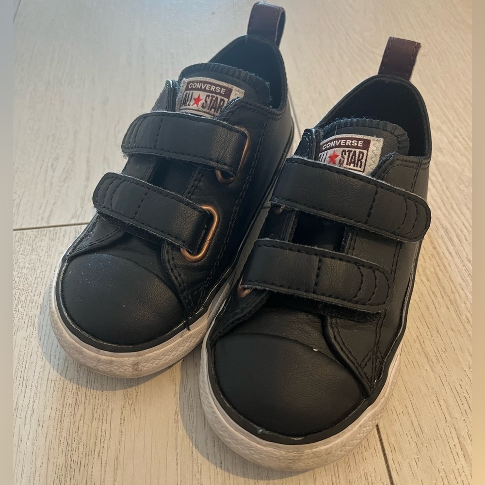 Converse All Star low top toddler sneakers with velcro straps - size US 8/EU 24